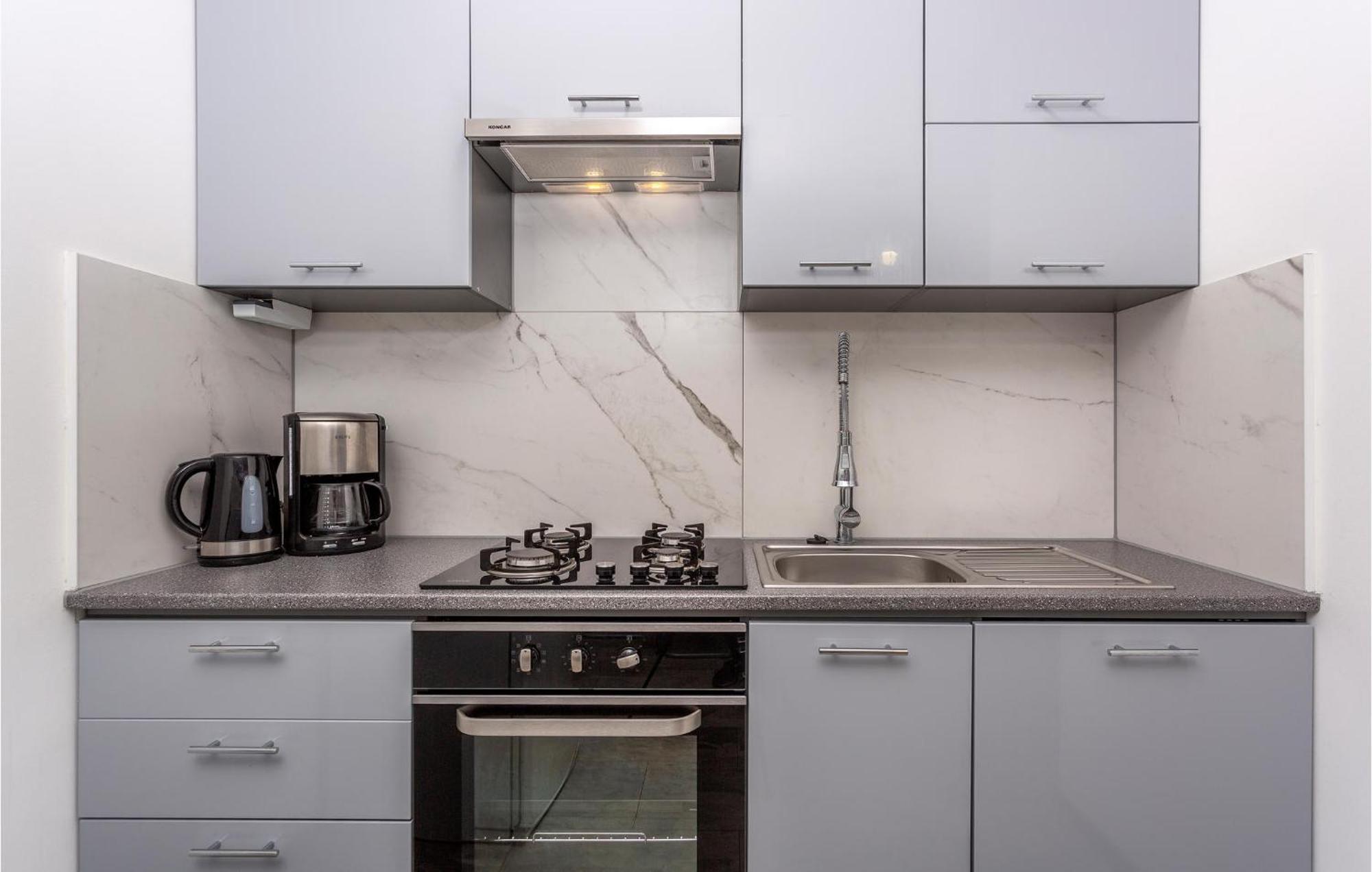 Stunning Apartment In Malinska With Kitchen Eksteriør bilde